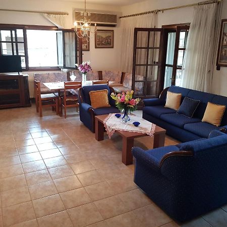 Appartamento Rustic By The Sea Flogita Esterno foto